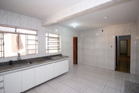 Casa à venda com 60m², 2 quartos e 2 vagasCozinha