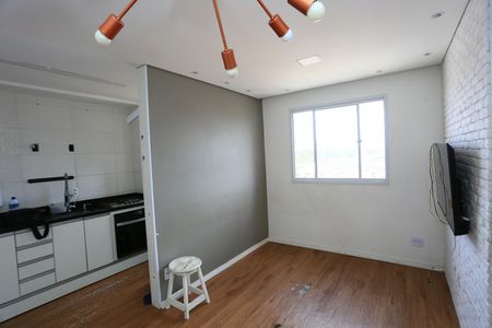 Sala  de apartamento para alugar com 2 quartos, 41m² em Parque Arariba, São Paulo