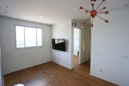 Sala  de apartamento para alugar com 2 quartos, 41m² em Parque Arariba, São Paulo