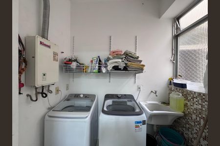 Apartamento à venda com 193m², 4 quartos e 3 vagasCozinha e Área de Serviço
