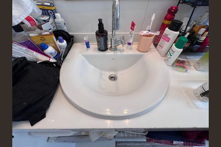 Apartamento à venda com 193m², 4 quartos e 3 vagasSuíte 1 - Banheiro