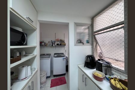 Apartamento à venda com 193m², 4 quartos e 3 vagasCozinha e Área de Serviço