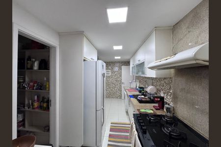 Apartamento à venda com 193m², 4 quartos e 3 vagasCozinha e Área de Serviço