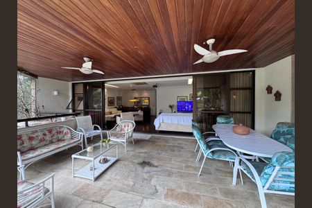 Apartamento à venda com 193m², 4 quartos e 3 vagasVaranda