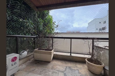 Apartamento à venda com 193m², 4 quartos e 3 vagasSuíte 1 - Varanda