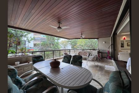 Apartamento à venda com 193m², 4 quartos e 3 vagasVaranda