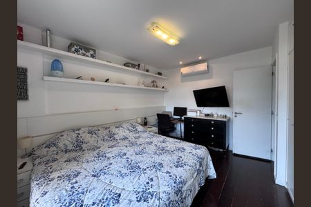 Apartamento à venda com 193m², 4 quartos e 3 vagasQuarto 1