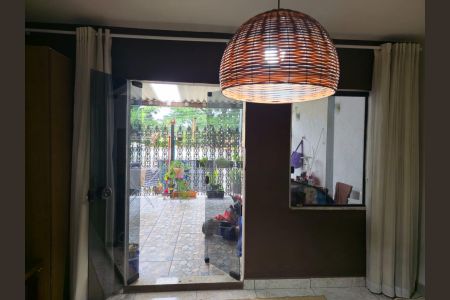Sala de casa para alugar com 2 quartos, 160m² em Jardim do Triunfo, Guarulhos