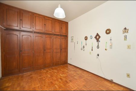 Suíte 1 de casa para alugar com 5 quartos, 316m² em Sagrada Família, Belo Horizonte