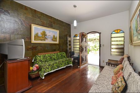 Sala 1 de casa para alugar com 5 quartos, 316m² em Sagrada Família, Belo Horizonte