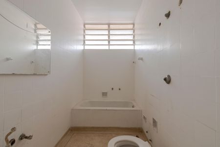 Casa à venda com 180m², 3 quartos e 1 vagaBanheiro 2