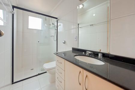 Apartamento à venda com 90m², 3 quartos e 2 vagas Apartamento à venda com 90m², 3 quartos e 2 vagasBanheiro da Suíte