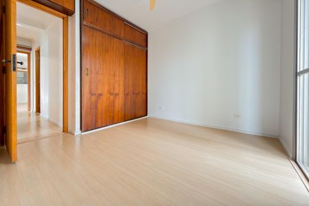 Apartamento à venda com 90m², 3 quartos e 2 vagas Apartamento à venda com 90m², 3 quartos e 2 vagasSuíte