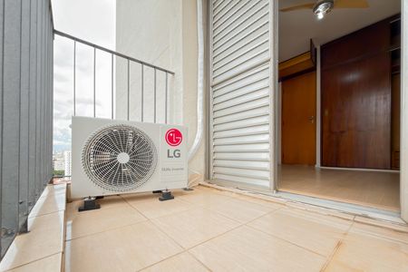 Apartamento à venda com 90m², 3 quartos e 2 vagas Apartamento à venda com 90m², 3 quartos e 2 vagasVaranda da Suíte