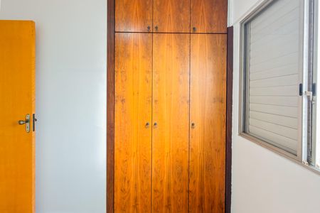 Apartamento à venda com 90m², 3 quartos e 2 vagas Apartamento à venda com 90m², 3 quartos e 2 vagasQuarto 1 - Armários