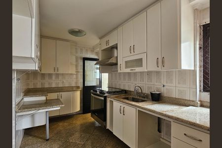 Apartamento para alugar com 126m², 3 quartos e 3 vagasCozinha