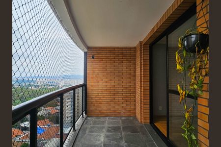 Apartamento para alugar com 126m², 3 quartos e 3 vagasVaranda