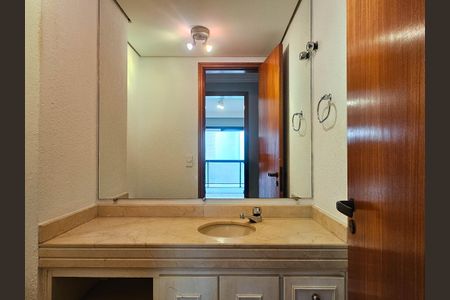 Apartamento para alugar com 126m², 3 quartos e 3 vagasLavabo