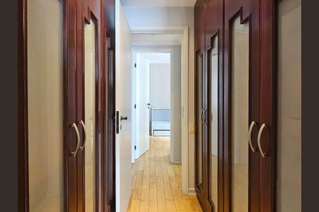 Apartamento para alugar com 126m², 3 quartos e 3 vagasCloset da suíte 1
