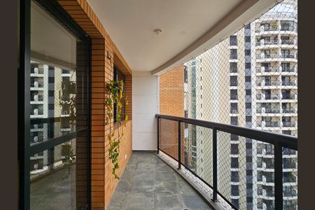 Apartamento para alugar com 126m², 3 quartos e 3 vagasVaranda