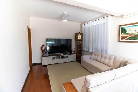 Apartamento para alugar com 85m², 2 quartos e sem vagaSala
