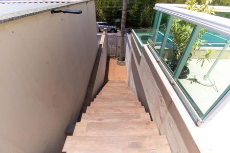 Apartamento para alugar com 85m², 2 quartos e sem vagaEscada