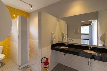 Casa à venda com 110m², 1 quarto e 2 vagasBanheiro 1