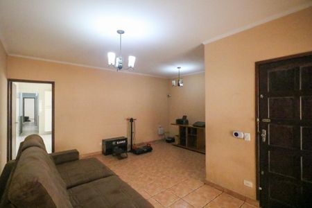 Casa à venda com 165m², 2 quartos e 2 vagasSala