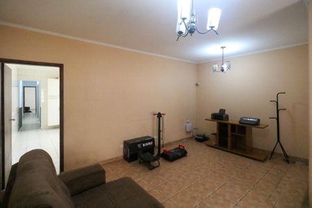 Casa à venda com 165m², 2 quartos e 2 vagasSala