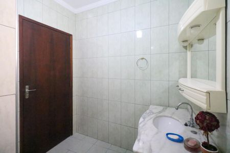 Casa à venda com 165m², 2 quartos e 2 vagasBanheiro