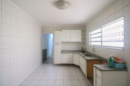 Casa à venda com 165m², 2 quartos e 2 vagasCozinha