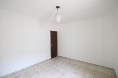 Casa à venda com 165m², 2 quartos e 2 vagasSuíte