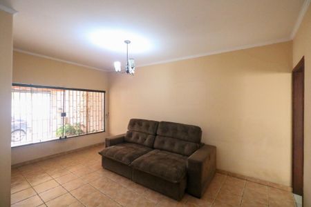 Casa à venda com 165m², 2 quartos e 2 vagasSala