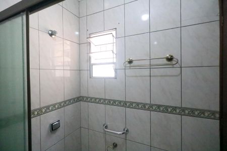 Casa à venda com 165m², 2 quartos e 2 vagasBanheiro da Suíte