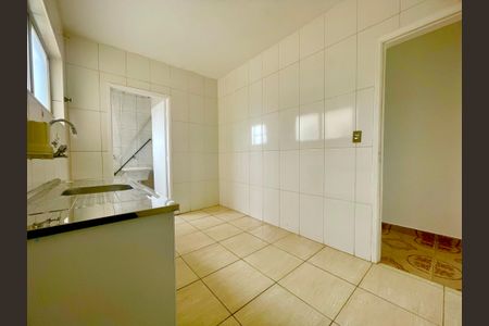 Apartamento à venda com 74m², 2 quartos e 1 vagaCozinha