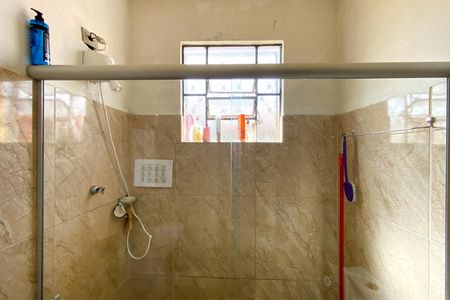 Casa à venda com 150m², 2 quartos e 1 vaga Casa à venda com 150m², 2 quartos e 1 vagaBanheiro