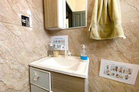 Casa à venda com 150m², 2 quartos e 1 vaga Casa à venda com 150m², 2 quartos e 1 vagaBanheiro