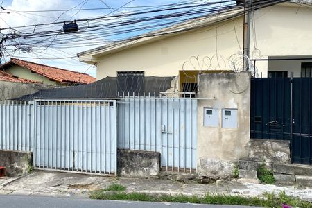 Casa à venda com 150m², 2 quartos e 1 vaga Casa à venda com 150m², 2 quartos e 1 vagaFachada