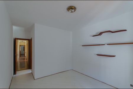 Casa à venda com 200m², 4 quartos e 2 vagasSuíte 2