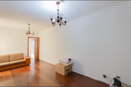 Casa à venda com 200m², 4 quartos e 2 vagasSala
