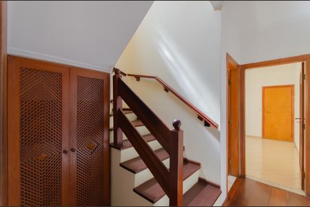 Casa à venda com 200m², 4 quartos e 2 vagasHall