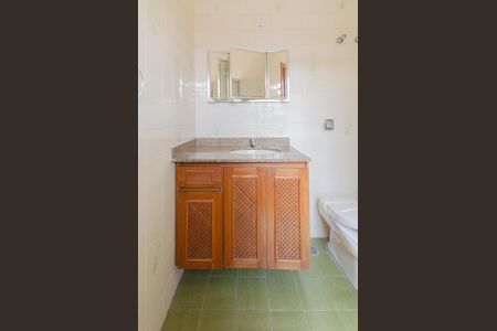Casa à venda com 200m², 4 quartos e 2 vagasBanheiro da Suíte 2