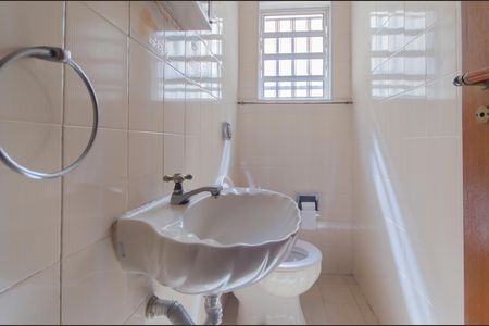 Casa à venda com 200m², 4 quartos e 2 vagasLavabo