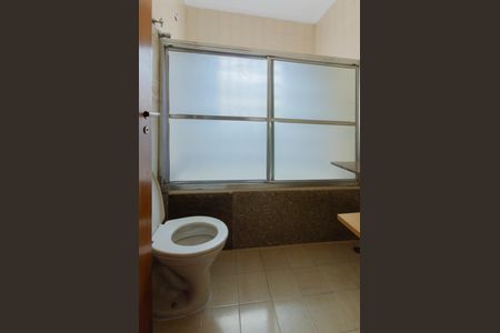 Casa à venda com 200m², 4 quartos e 2 vagasBanheiro da Suíte 1