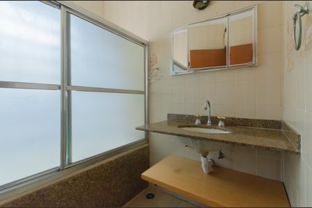 Casa à venda com 200m², 4 quartos e 2 vagasBanheiro da Suíte 1