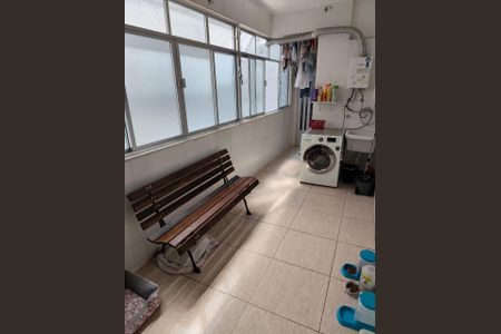 Apartamento à venda com 106m², 2 quartos e 2 vagasÁrea de serviço