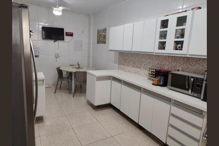 Apartamento à venda com 106m², 2 quartos e 2 vagasCozinha