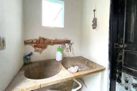 Casa à venda com 300m², 2 quartos e 1 vagaÁrea de Serviço