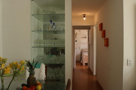 Apartamento à venda com 75m², 2 quartos e 2 vagasSala