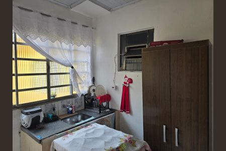Casa à venda com 100m², 4 quartos e 4 vagasCASA 02 Cozinha